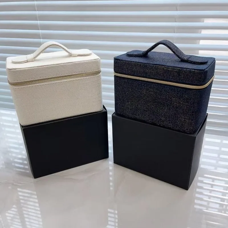 Kerstmis 2025 limited edition  - Luxury Bags Edit recensie en prijs