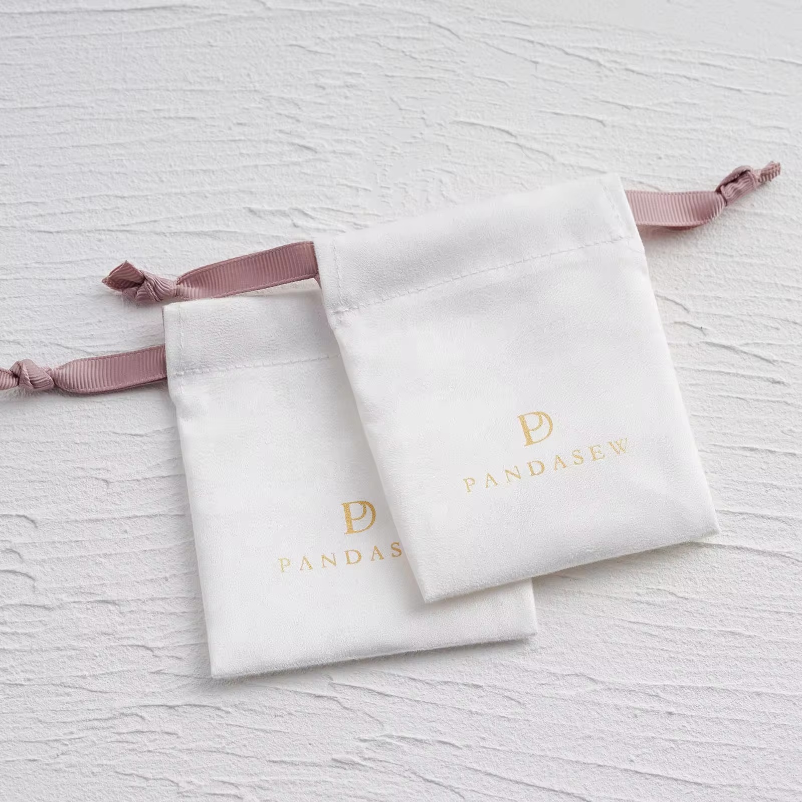 Luxe suède trekkoordtasje met  - Luxury Bags For School recensie en prijs